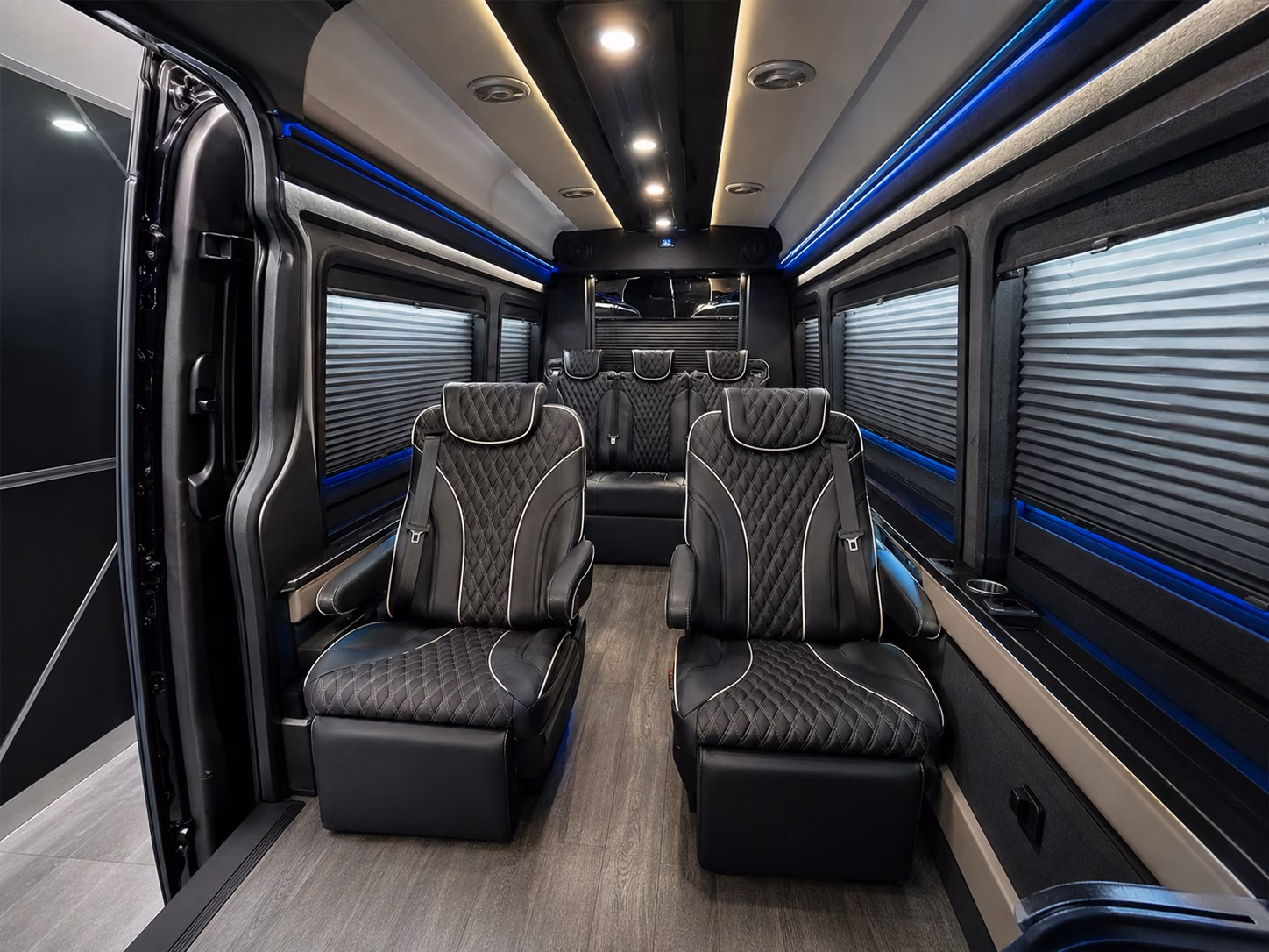 littleelmcharterbuscompany com makes it easy to book airport shuttles for corporate groups traveling through north dallas