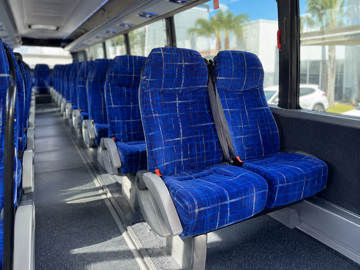 long distance bus trips down i 35 to austin and san antonio