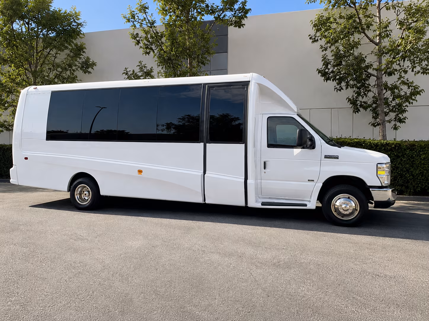 wine tour buses to the grapevine wine district from little elm